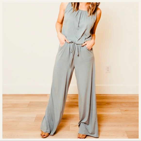 ShopEvelynne Pants - Fabulous wide leg sleeveless jumpsuit with pockets